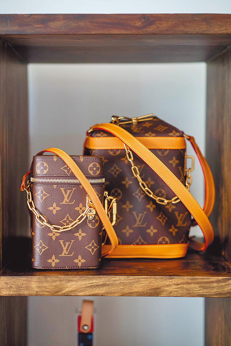 牛奶盒或工具箱等生活用品是此季包款靈感來源。