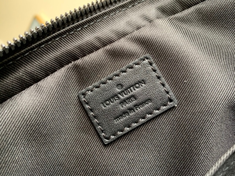 M69443 LV Trio 郵差包 Monogram Eclipse 帆布男包 黑花