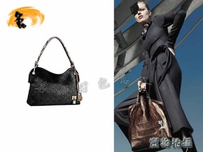 M95813 LV¿r(sh)Ů LVμ LVĥɰƤ LV(jng)ϻ  LV¿