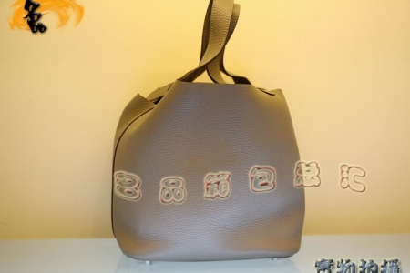 Hermes ֦y ُ Hermes HermesrŮ