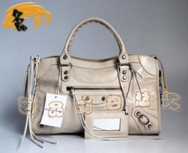 084332 ¿rţƤŮʿ ҙC܇ BALENCIAGAб