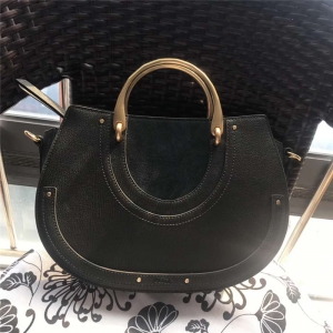 Chloe ޢ 17¿ Pixie̖Ů ţƤƴĥɰ  īGɫ