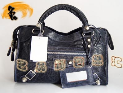 084332A BalenciagaC܇ μ  MƤyᔕrŮ ɫ