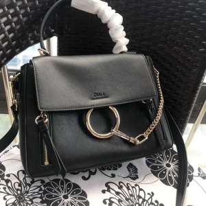 Chlo  Faye Day Ƽ玧 ̖ Ah朗l μб ɫ