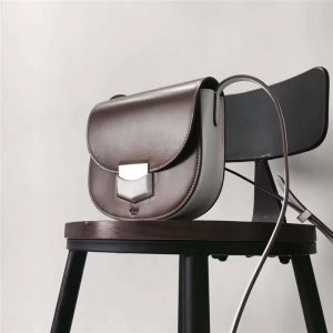 Celine ِ Trotteur С̖(ho)ţƤ  Ůʿμб淭w(f)ŰR 