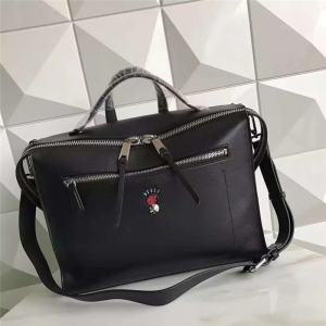 FENDI ҵ 2522 ɫСţƤ Q μ米