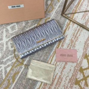 miumiuŮʿX wLX ްƤyɫְ