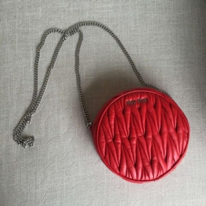 MiumiuŮ 2017¿ ݳƷ 피M(jn)ھdƤ