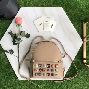 FENDI ҵ2017Ʒ MСţƤ ɫTᔰ p ɫ