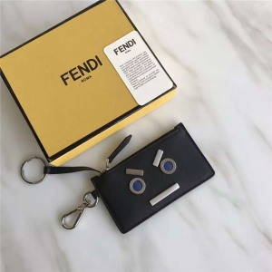 FENDI ҵ 0235Ƥ|(zh)bСţƤAӿƬ X 耳װ ɫ