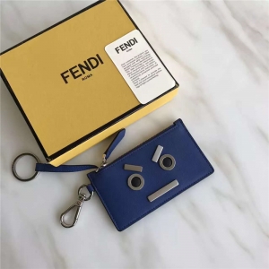 FENDI ҵ 0235Ƥ|(zh)bСţƤAӿƬ X 耳װ {(ln)ɫ