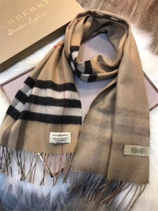 Burberry ͌ 17¿ p ٸиy q ɫ