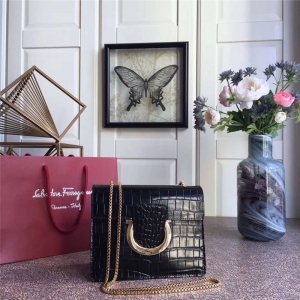 21F893 Ferragamo Ľ h(hun) {~(y)y ̖(ho)w 朗l ɫ