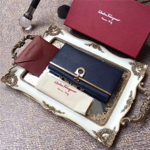 224633 FerragamoĽ ̖ R wʽX {ɫ