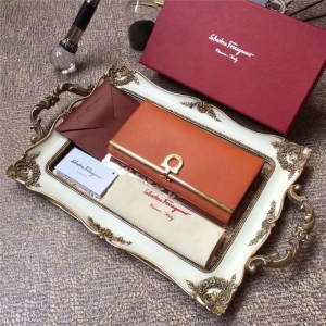 224633 FerragamoĽ ̖ R wʽX ɫ