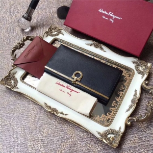 224633 FerragamoĽ ̖ R wʽX ɫ