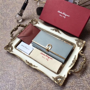 224633 FerragamoĽ ̖ R wʽX {ɫ