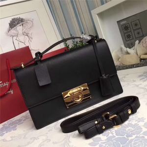 21E099 FerragamoƸĽ (f)ŷ ̖(ho) μ ɫ