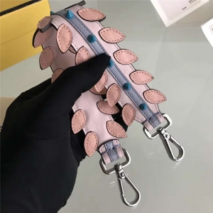 823 Fendiҵ ~Ƭb {ɫFT Ųʶ̼玧 ź