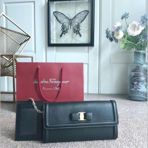 22D154 FerragamoĽ VaraY ƼyţƤ wʽX ɫ