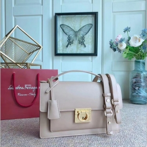 21G179 FerragamoƸĽ MţƤ Gancioi 20Ӣ Ƥr ɫ