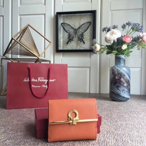 224639 FerragamoĽ GancioR wʽX ɫ