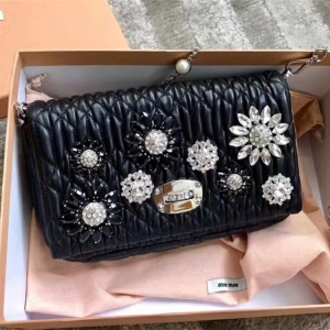 5BH097 MIUMIU ¿ MСƤ @ʯ 朗l ɫ