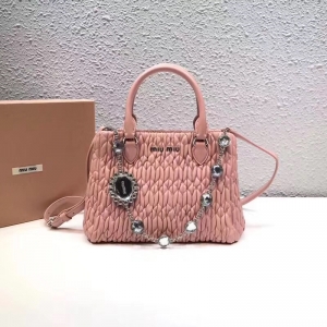5BA067 MIUMIU ¿ ްƤ С̖ ˮ ɫ
