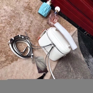 5BH123 MIUMIU ¿ С̖ ɽƤ μ ɫ