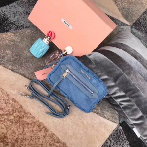 5BH118 MIUMIU 18ﶬ q rаٴ C ëëС {ɫ