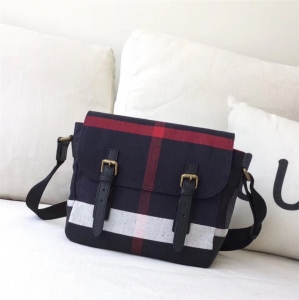 ͌ BurberryŮ ͌μ ͌Ӱ ɫ