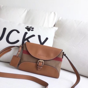 ͌ BurberryŮ ͌μ ͌ţƤ ɫ