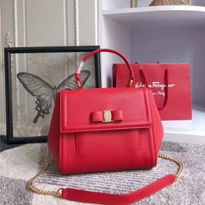 21G697 FerragamoƸĽ VaraY ̖ ƼyţƤ w t