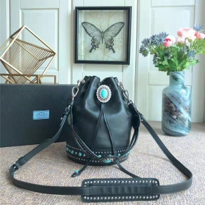 lBE011 PradaŮ _μ {ʯb PradaKˮͰ ɫ