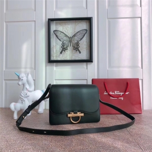 21H321 Ferragamoִ ﶬ͹ Gancinii ƸĽŮ w ɫ