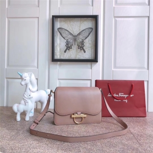 21H321 Ferragamoִ ﶬ͹ Gancinii ƸĽŮ w 