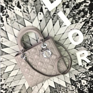 M44550 DiorŮ ϊW ϊWƤ Lady Dior  ɫ