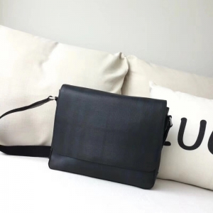 Burberrynа Ѭy ͌] ̄e M μб ܊{