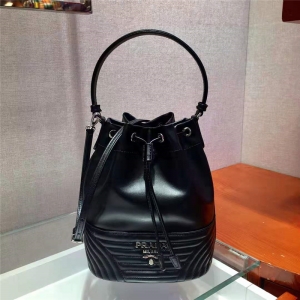 1BH038 PradaŮ _(d) Wp СţƤб PradaˮͰ ɫ