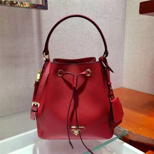 1BE032 Prada_(d) Ůʿeμ ʮּyţƤ PradaбˮͰ tɫ