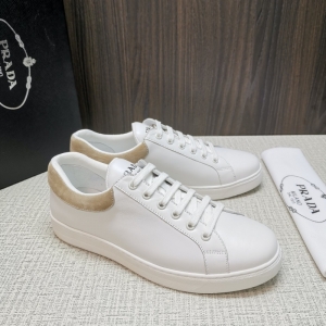 4E3544 Prada2020¿Ь PradaƤ\Ь _СЬ eЬ