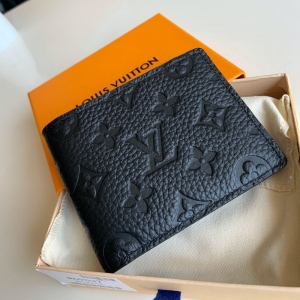 M69037 LV Multiple XA Taurillon Ƥ̊A ɫ