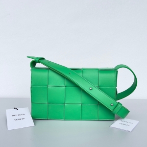 Bottega Veneta  IntreccioƤ Cassetteб W^G