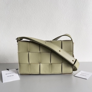 Bottega Veneta  IntreccioƤ Cassetteб ʯG