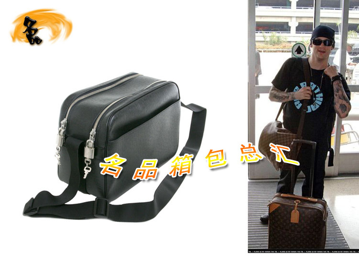 M30152 LV斜挎包 LV單肩包 LV男包 LV十字紋 LV休閑包 LV時尚休閑男包 OL職業(yè)