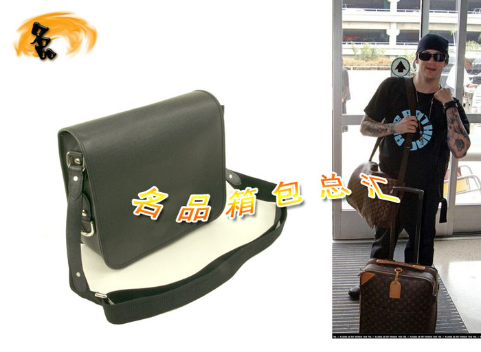 M32482 LV最新款 LV單肩包 LV十字紋 LV斜挎包 LV男包 專柜品質(zhì)