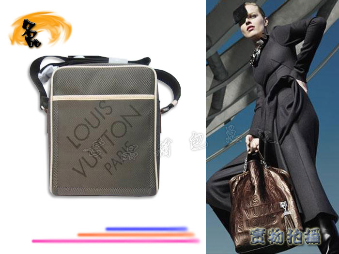 M93224 LV09最新款 LV經(jīng)典老花 LV男包 LV斜挎包 LV單肩包