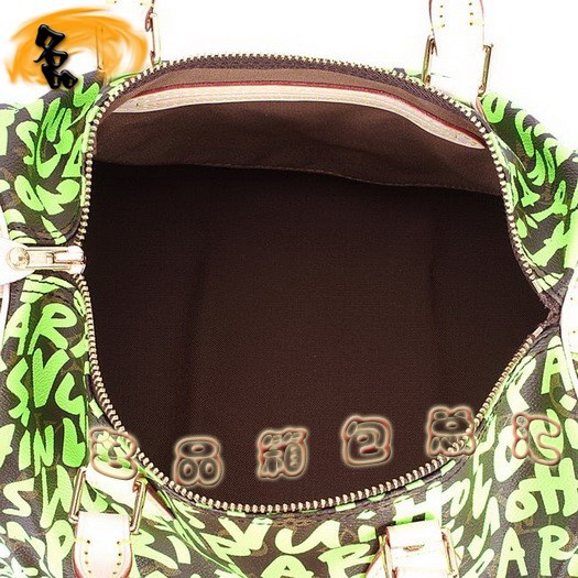 M93706 LV時尚新款 LV枕頭包 LV涂鴉系列 女士 手提包 LV女包