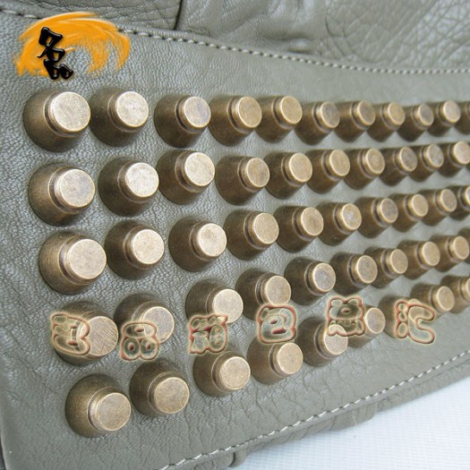 63460 熱賣新款明星酷炫 Alexander Wang/亞利山大王 鉚釘手提包 銀灰色