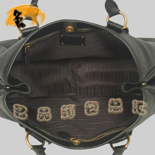 8602 Prada熱銷1:1品質(zhì)女包 普拉達(dá)高檔牛皮手提包 Prada斜挎包 黑色